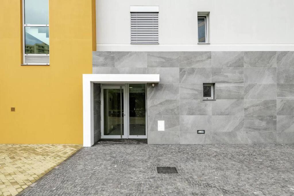 Luxury Poolside View Apartment Funchal  Exteriör bild