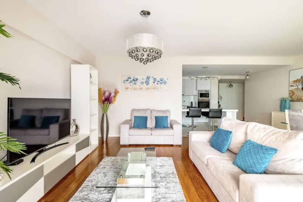 Luxury Poolside View Apartment Funchal  Exteriör bild