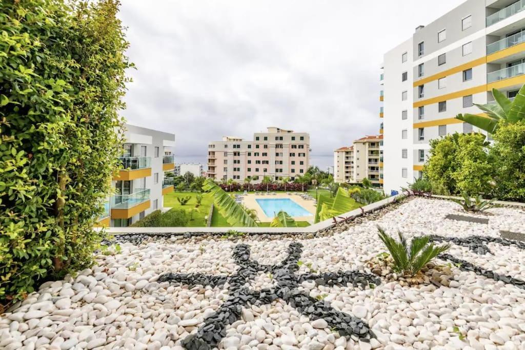 Luxury Poolside View Apartment Funchal  Exteriör bild